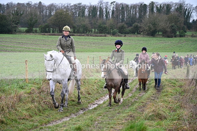 WJ7_9458 - Walk out..