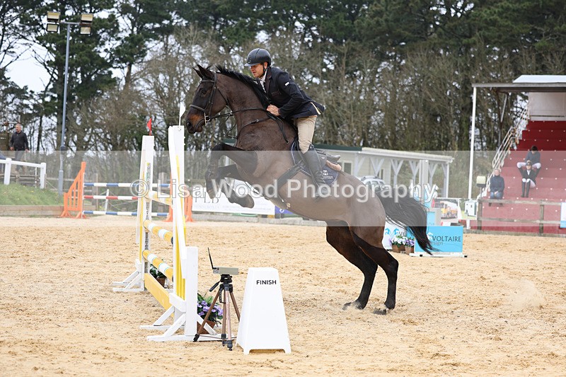 3E7A7803 - Class 9: Senior Foxhunter/1.20 open
