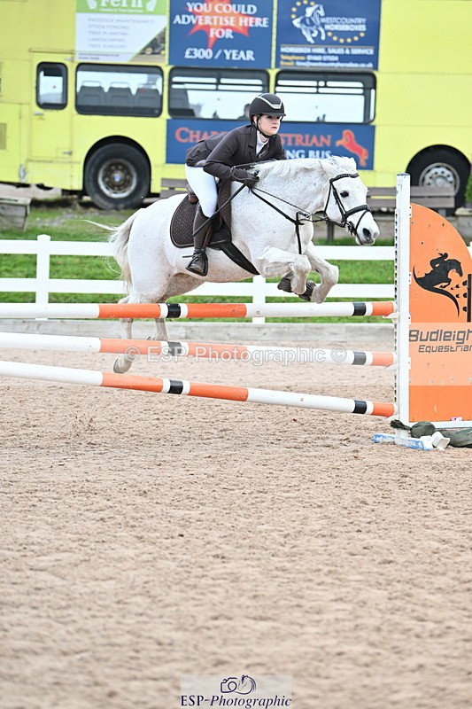 231119A-113900-05465 - Sun Cls 5 Newcomers & 1m Open