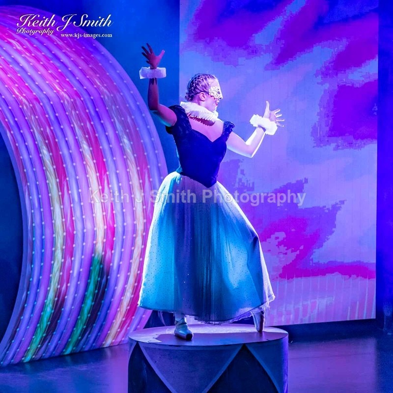 7KJS1265 - Ambition show team