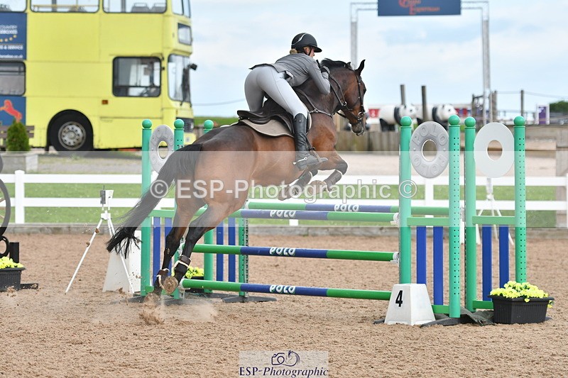 240727A-161638-06664 - Cls 24 1.05m Amateur Qualifier