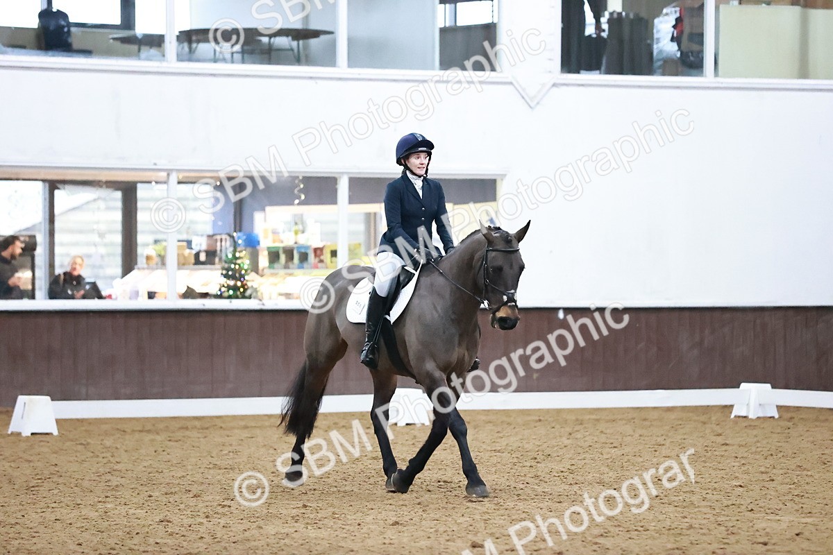 SBM_001754 - Class 9 - Novice 4