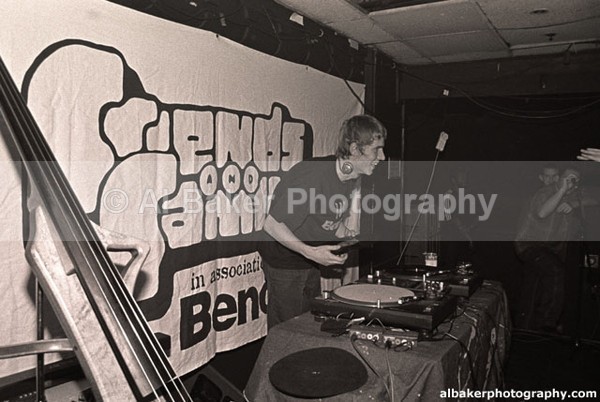 01 riton - Friends & Family @ the-roadhouse 18.11.00