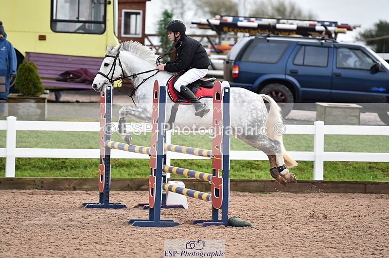 231203A-113446-00908 - Cls 4 Newcomers & 1m Open