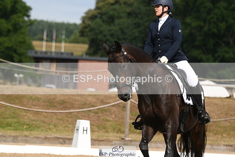 250719A-101051-03267 - 049-Veronica.Roberts-For.J'Adore