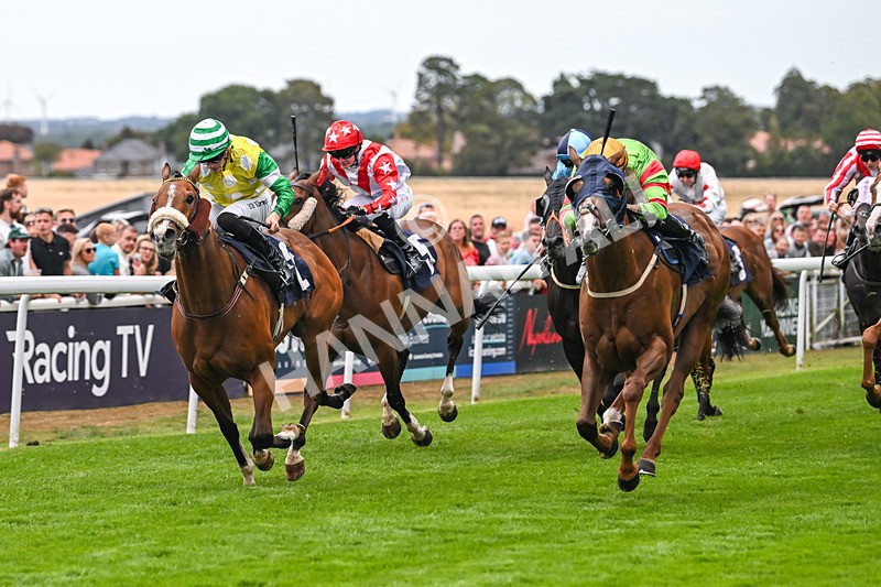 300825-Race 6-Hundred Caps-1800 - Race 6