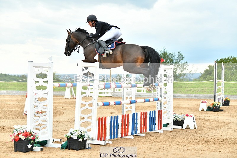 230720A-152113-03820 - Cls 9, 2 Star Big 1.40m Start to break