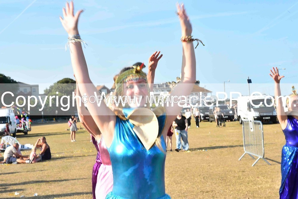 SH4_3327 - Carnival Procession.