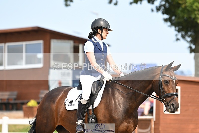 250816-141522-05060 - 052-Marcela.PomphreyLinkeltje.DE.J