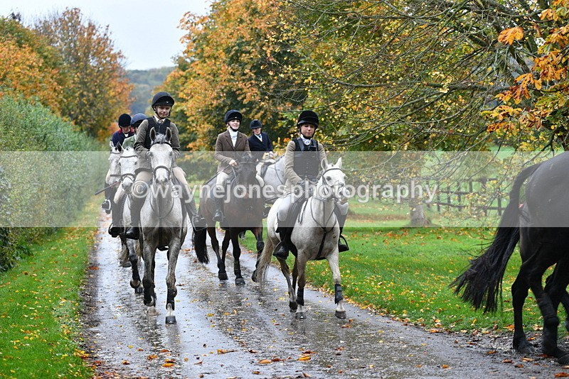 WJ5_6365 - B&B walk back for Hunt Tea !