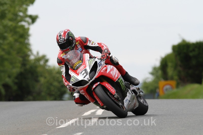 Ian Hutchinson Yamaha / Milwaukee Yamaha - Pokerstars Senior TT