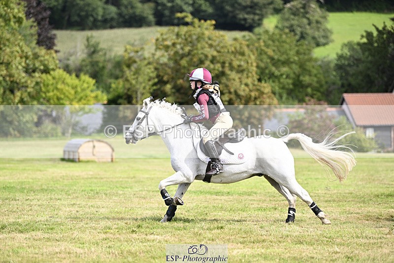 240825X-112628-32513 - 70cm XC 11.00 to 12.00