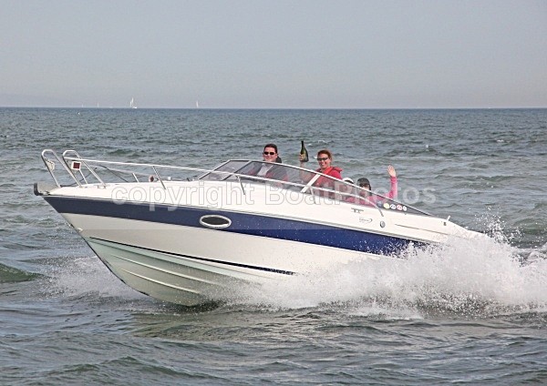 090524 SHAKEN KNOT STIRRED IMG_2859 - Motorboats - Open