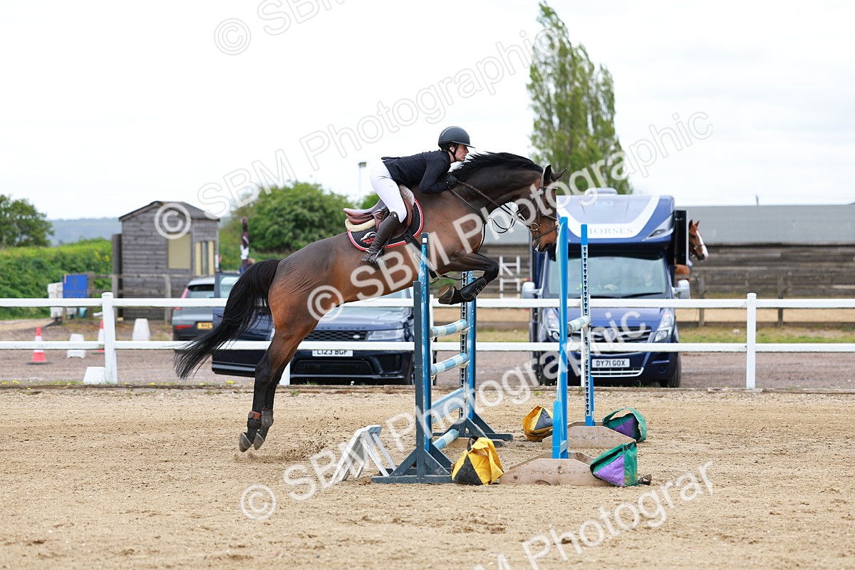 SBM_002566 - Class 11 - Senior Foxhunter - 1.20m