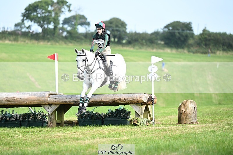 240831A-104306-00714 - 101-Issy.Perry-DATE.NIGHT