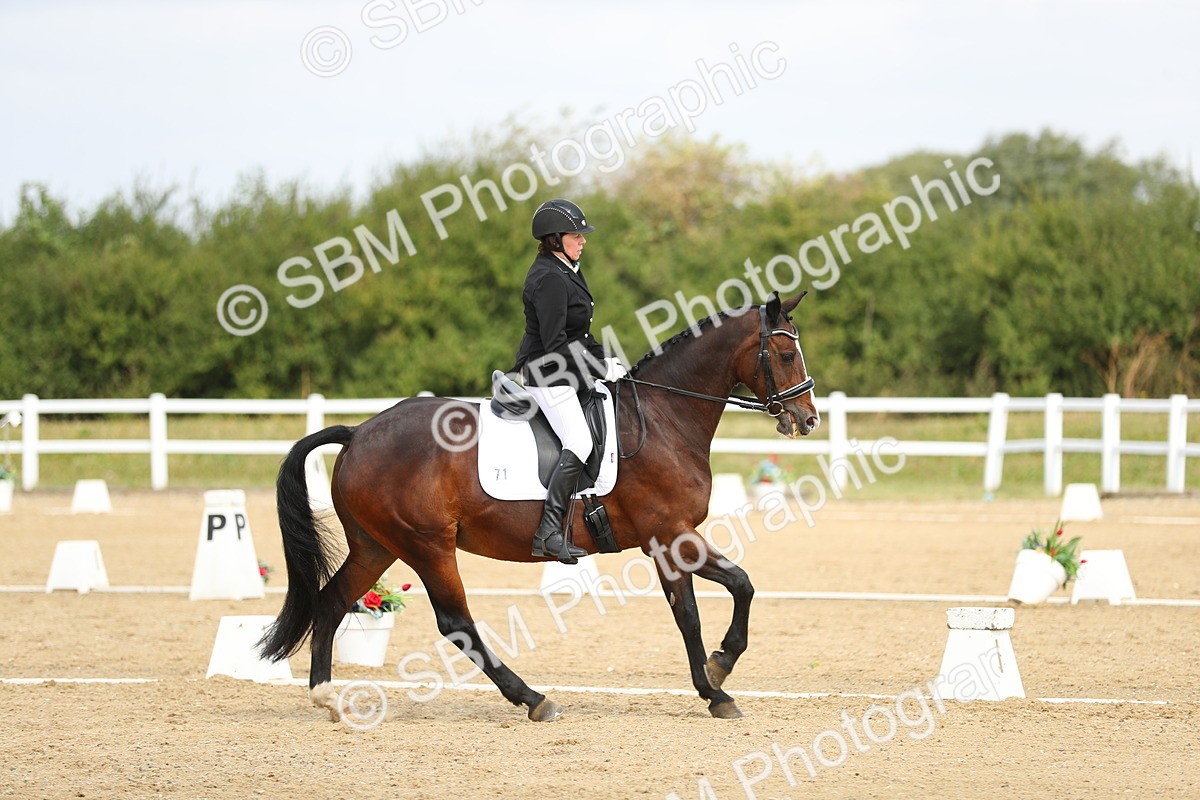 SBM_016371 - Class 13 - Novice 23 - 11.25-12.35