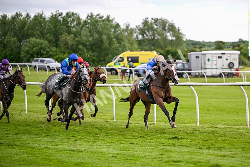 110626-Race 6-Uppercase-5417 - Race 6 20.59pm Racing Again 22nd June Handicap