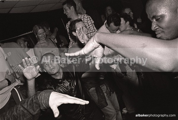 27 - Friends-&-Family @ the-roadhouse 04.09.02