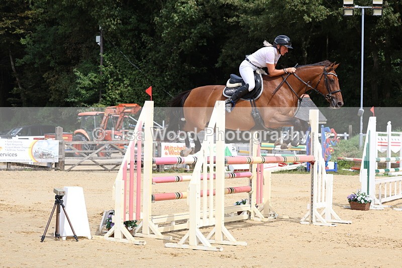 3E7A4246 - Class 7: Senior Newcomers/1.10m open