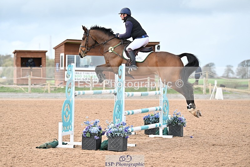 240315A-125510-01079 - Cls 3 Snr Foxhunter