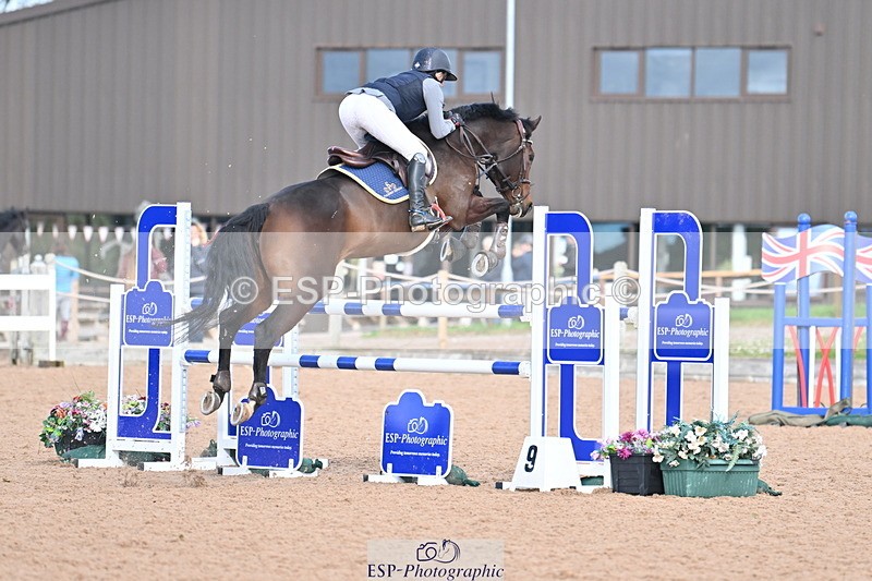 231014A-112004-04354 - Cls 18 Newcomers & 1.10m Open