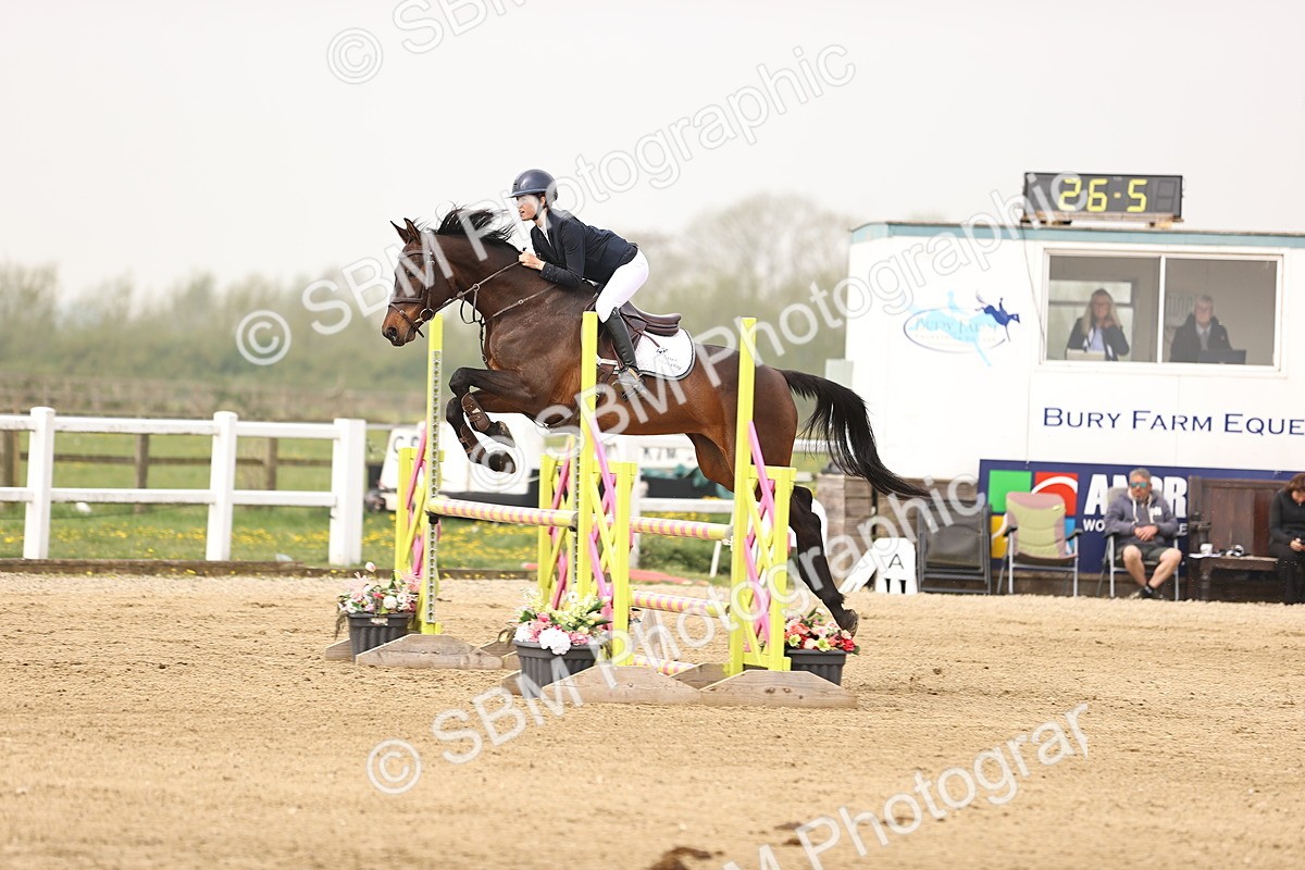  - Class 15 - Senior British novice - 90cm