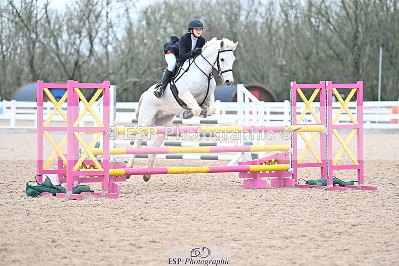 240128A-121944-00836 - Cls 4 Pony Newcomers and 1m Open