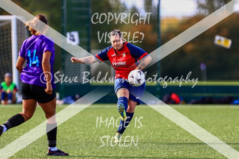 1DX30448 - 2025-10-05 FC Abbey Meads Ladies V Purton  Kingsdown FC Ladies