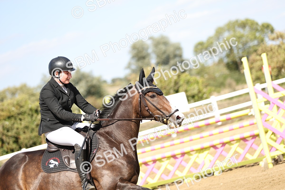 SBM_005136 - Class 6 = Senior Newcomers - 1.10m Open