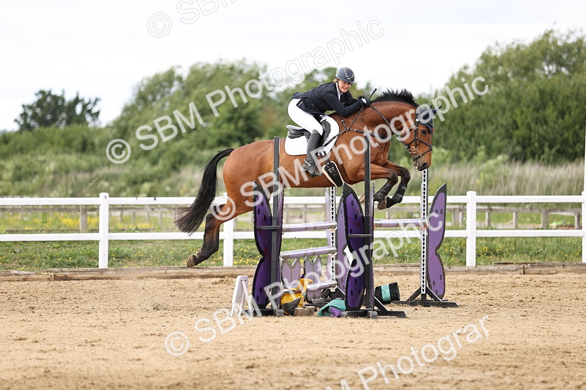 SBM_003464 - Class 11 - Senior Newcomers - 1.10m