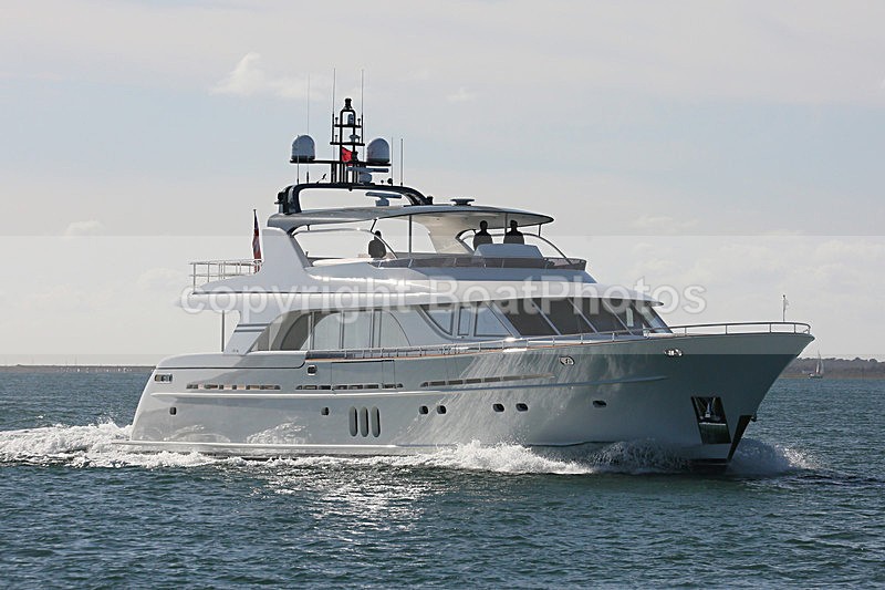 160911 A2 JERSEY Y92A1123 - Flybridge Cruisers