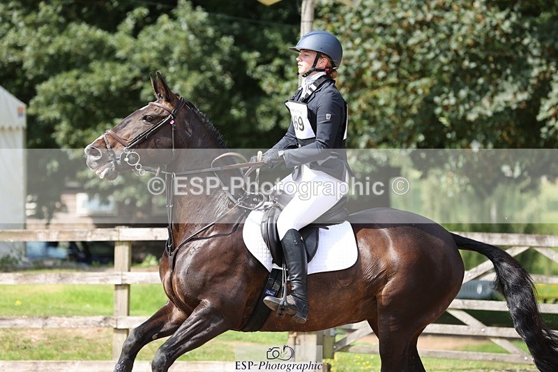 240803-153044-08915 - 269-Lauren_Dawson-BLAKNEYS_DAISY