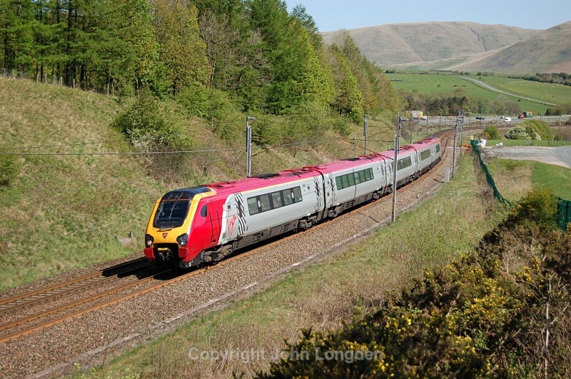 27.4.11 221116 10.00 Glasgow - Birmingham New Street, Beckfoot - West Coast Main Line (north to south)