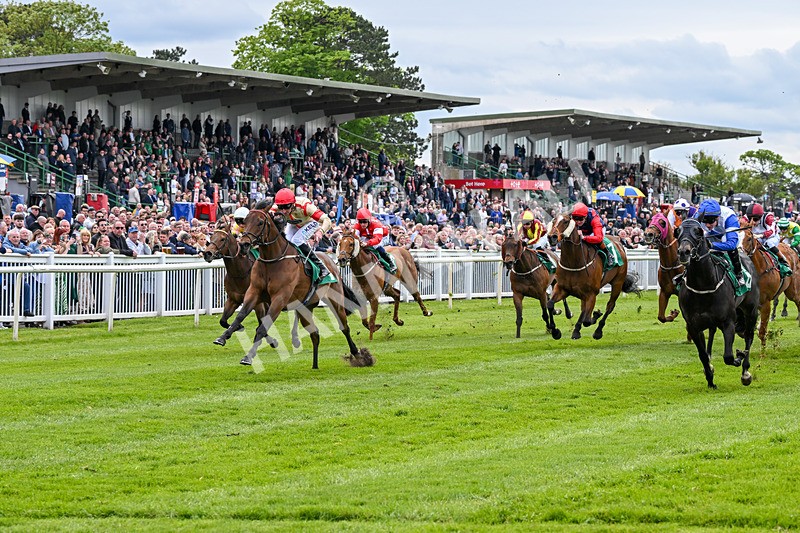 160526-Race 4-Right And Exact-9702 - Race 4 3.37pm Sky Bet For The Fans Handicap
