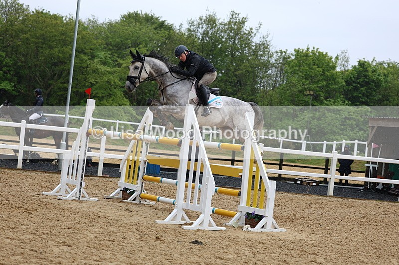 3E7A7592 - Class 9: Senior 1.30m open