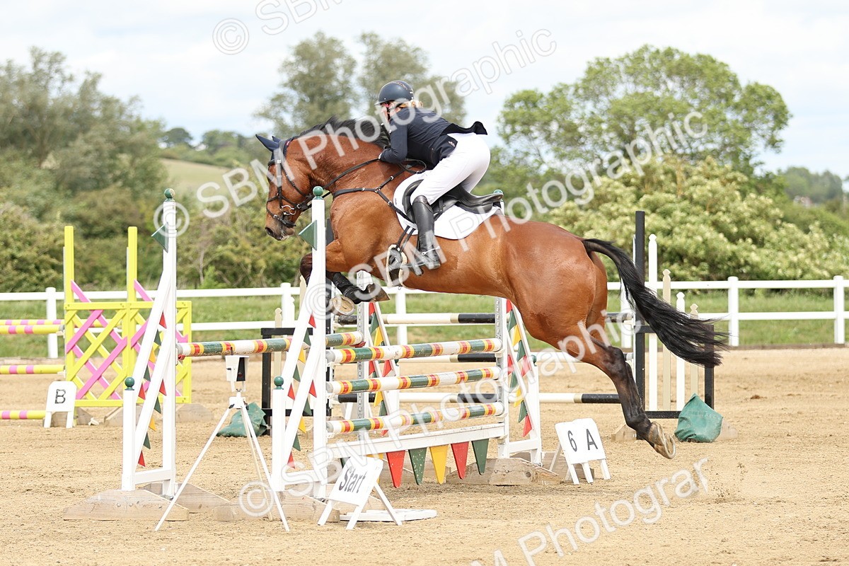 SBM_001048 - Class 4 - Senior Newcomers - 1.10m