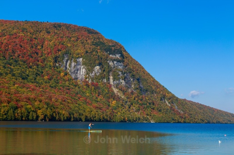 Standup Paddleboard Lake Willoughby - Vermont & Long Trail