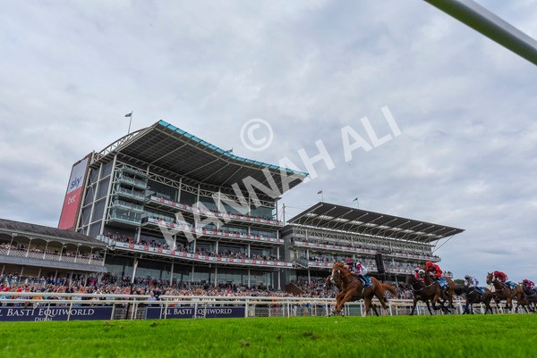 280723-Race 4-Cairn Gorm-8830 - Race 4 6.40pm Tomahawk Restaurants Handicap