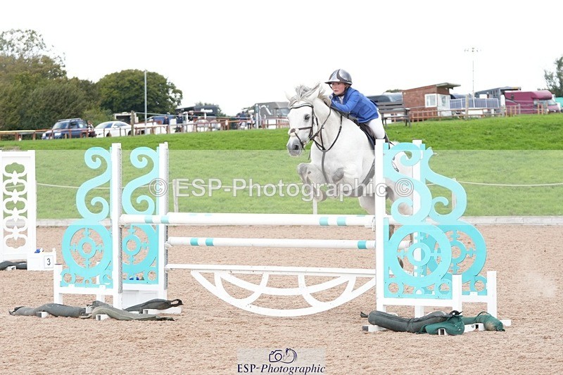 250921-123011-02935 - Cls 9 Pony Foxhunter and 1.10m