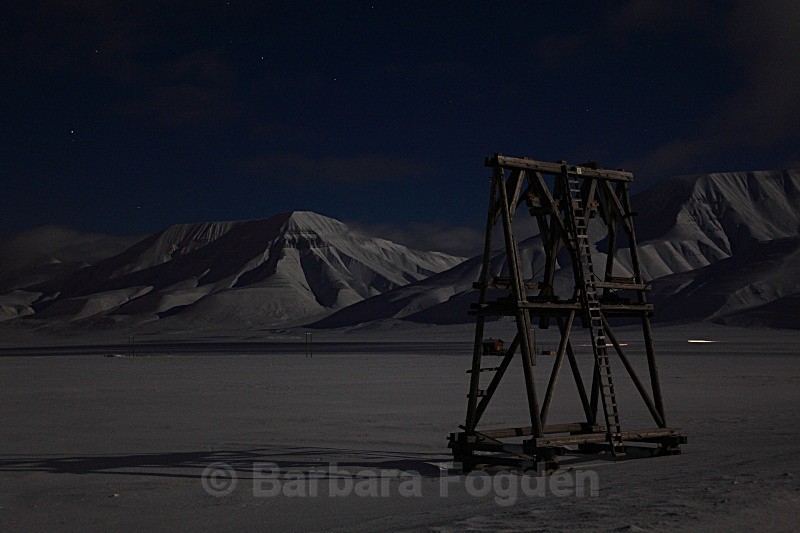 Adventdalen at full moon 5032 - Polar night
