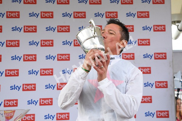 260823-Race 4-Absurde-1089 - Race 4 Sky Bet Ebor Handicap