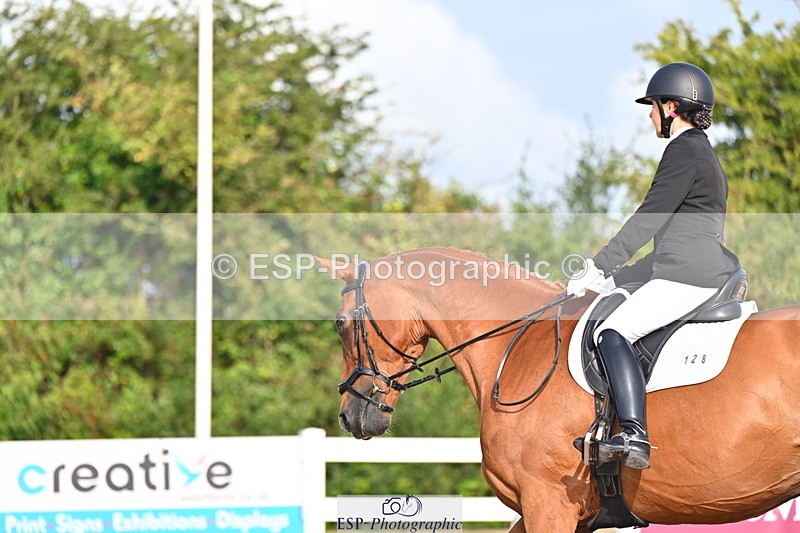 240817A-092143-06583 - 128-Kate.Lewis-Freeloader