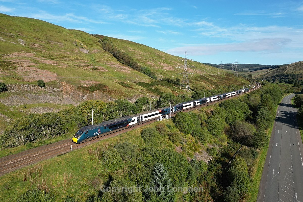 JL - 12.9.23 390011 9M52 08:52 Edinburgh - Euston, Nr Harthorpe - West Coast Main Line (north to south)
