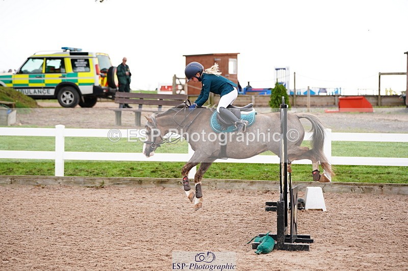 241027A-094030-01845 - SUN Cls 2 Pony Intro 70cm