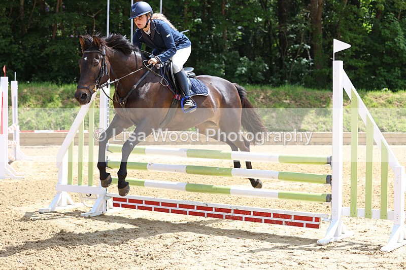 3E7A0226 - Class 9: Senior BN/90cm open