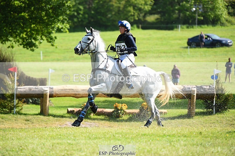 230527-094542-08407 - 203-DHI_CHILLI_START-Sophie_Hodgson-XC