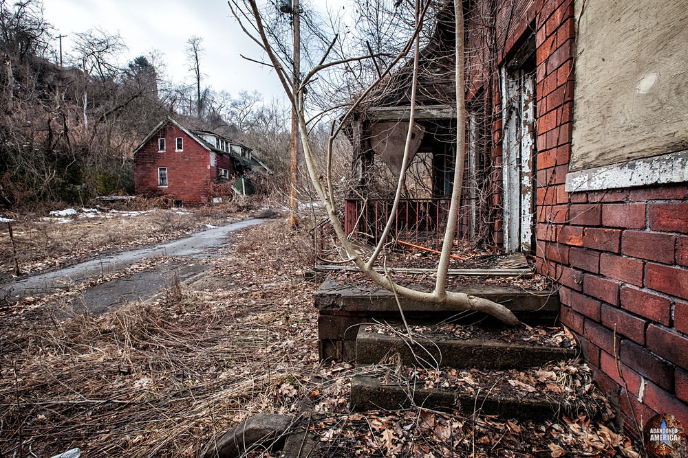 Abandoned Lincoln Way (Clairton, PA) | Front Steps