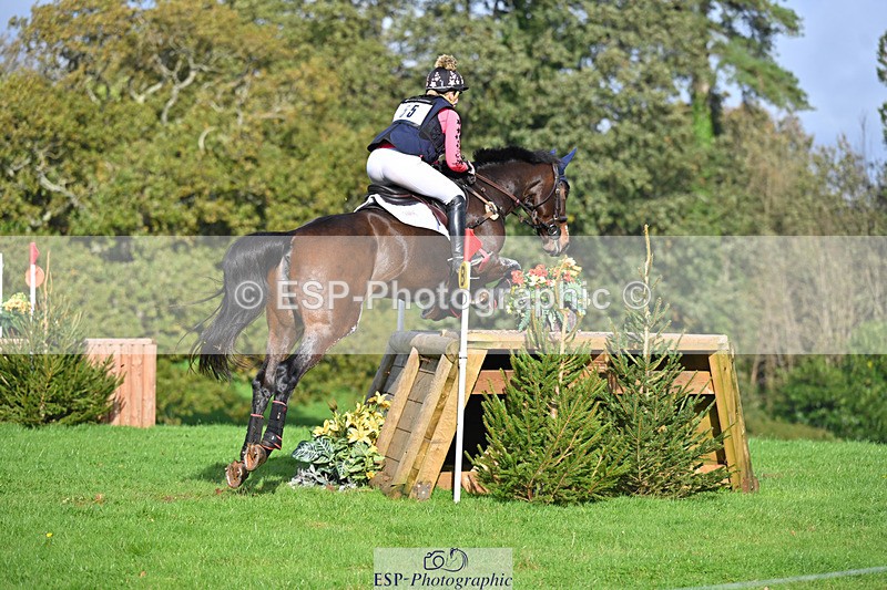 241025-114242-06760 - 055-Ellie.Fredericks-UPPER.CLASS.BRIT