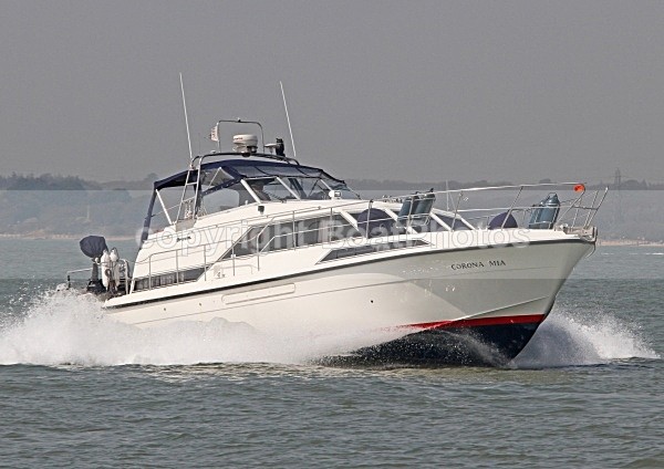 100418 CORONA MIA IMG_2563jpg - Flybridge Cruisers