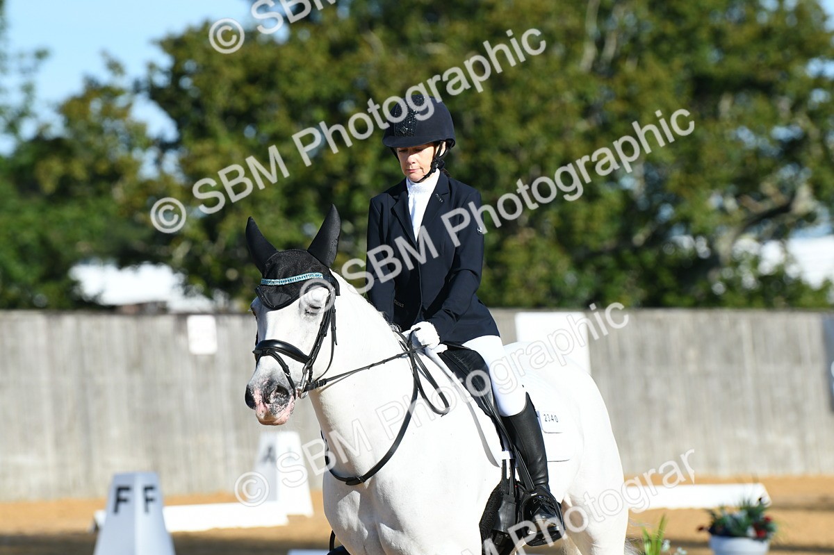 SBM_16112 - D4 - Small Tour Championship - Intro B